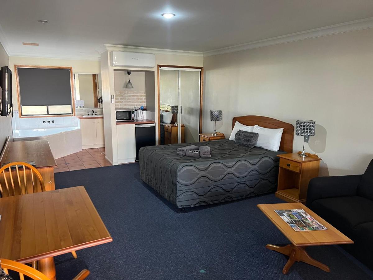 Asters On James Motor Inn Toowoomba Eksteriør billede