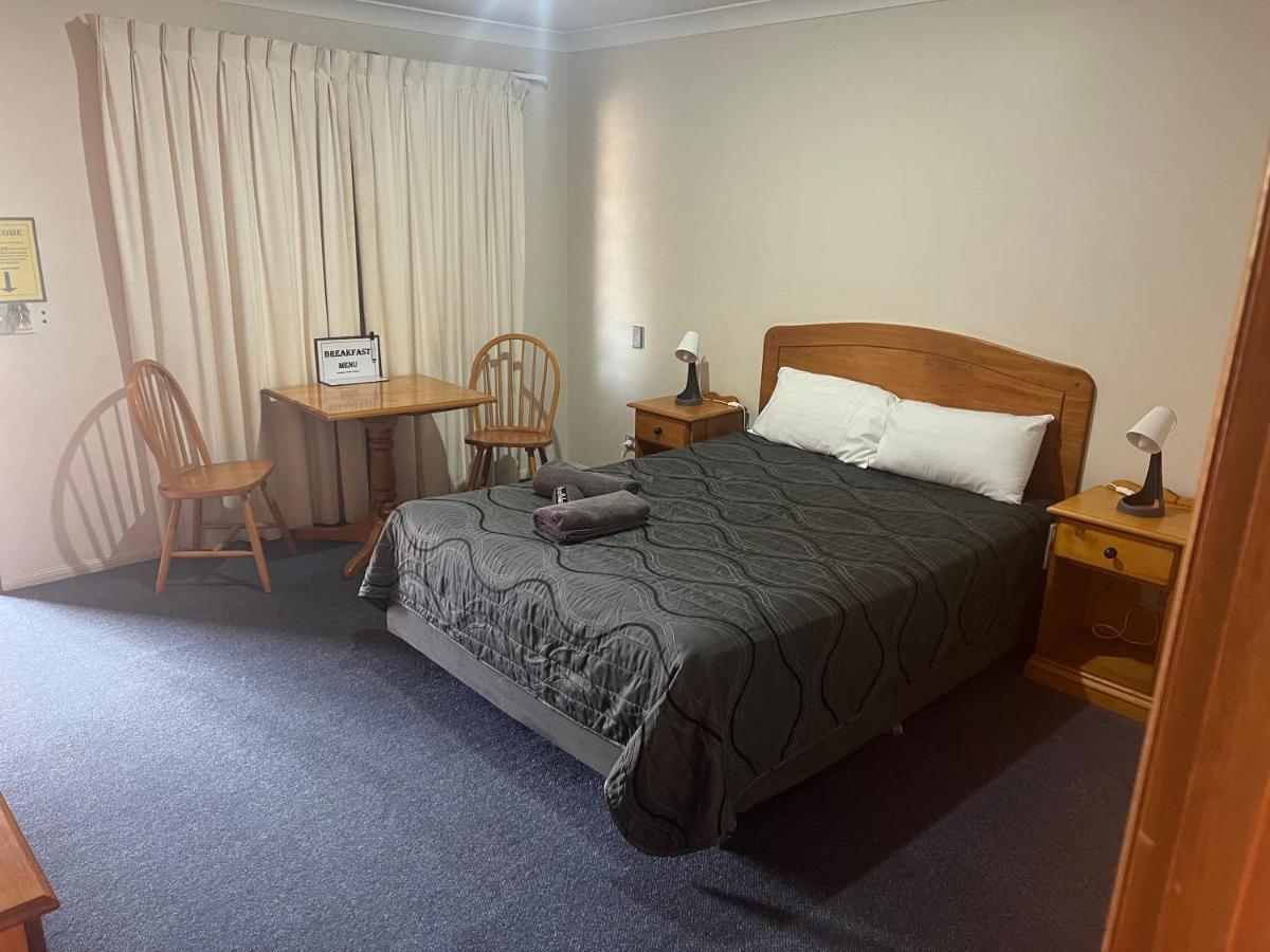 Asters On James Motor Inn Toowoomba Eksteriør billede