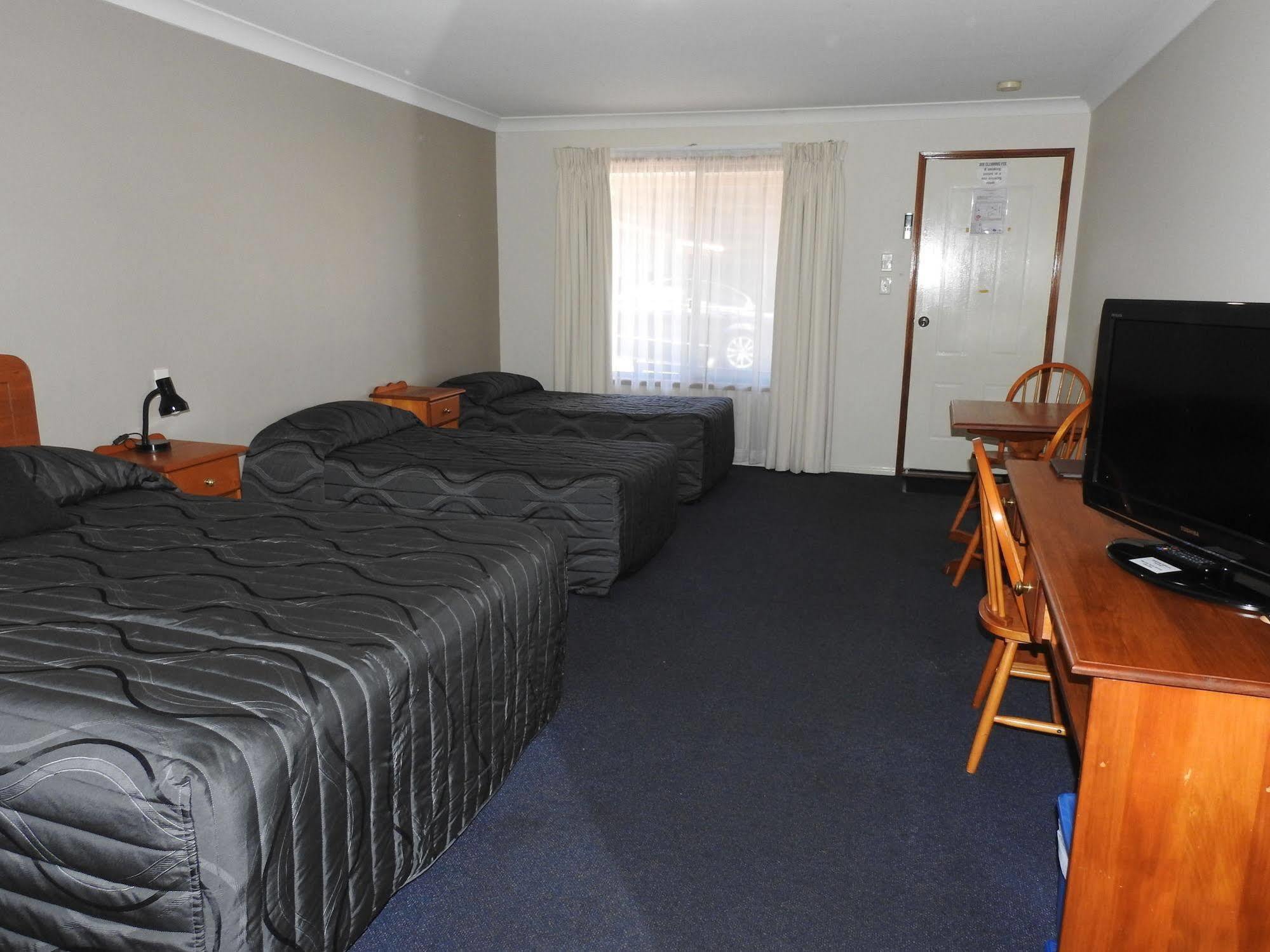 Asters On James Motor Inn Toowoomba Eksteriør billede